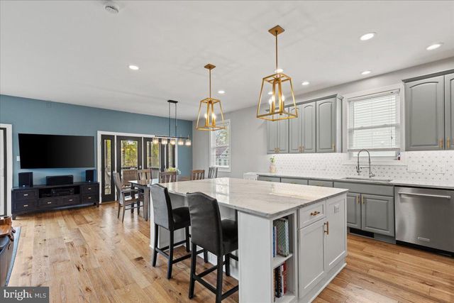 1066 WALNUT AVE, North Beach, MD 20714