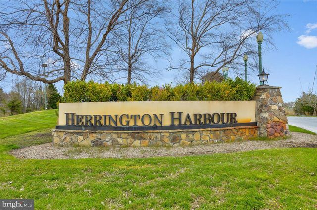 1066 WALNUT AVE, North Beach, MD 20714