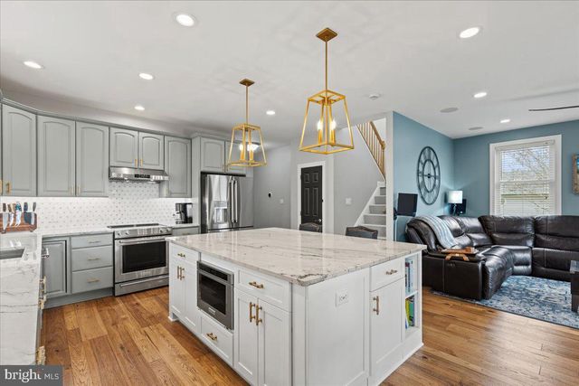 1066 WALNUT AVE, North Beach, MD 20714