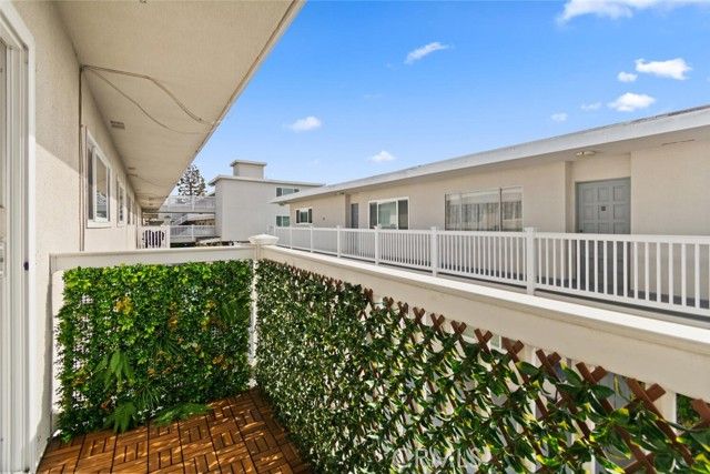 2411 Prospect 214, Hermosa Beach, CA 90254