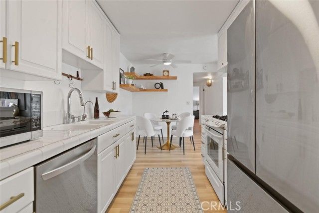 2411 Prospect 214, Hermosa Beach, CA 90254