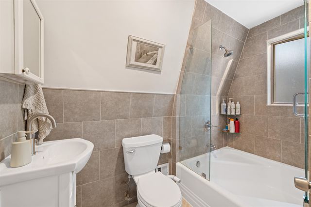 132 WEST 55TH ST, Bayonne, NJ 07002