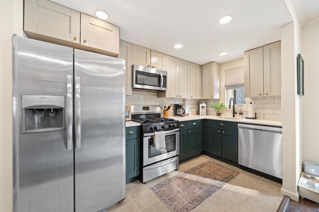 132 WEST 55TH ST, Bayonne, NJ 07002