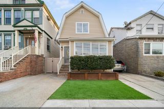 132 WEST 55TH ST, Bayonne, NJ 07002