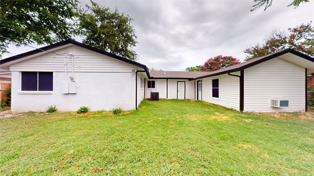 5817 Sandra Drive, Fort Worth, TX 76133