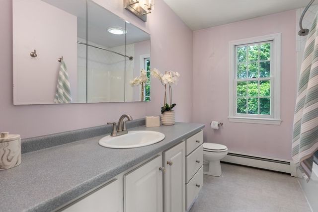 37A Wabash Ave, Worcester, MA 01604