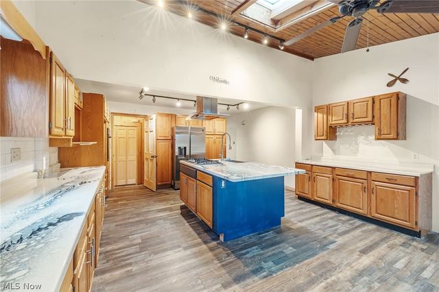 3290 Sweitzer Street NW, Uniontown, OH 44685