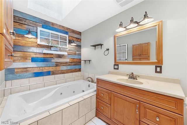 3290 Sweitzer Street NW, Uniontown, OH 44685