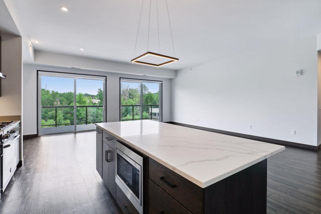 253 Lake Street E 307, Wayzata, MN 55391