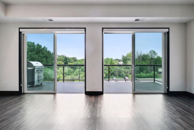 253 Lake Street E 307, Wayzata, MN 55391