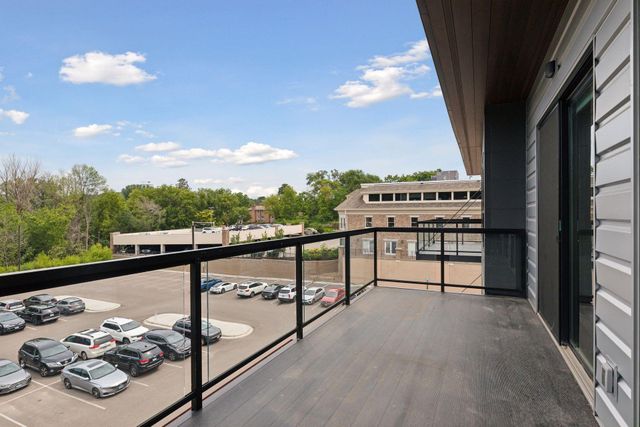 253 Lake Street E 307, Wayzata, MN 55391