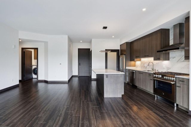 253 Lake Street E 307, Wayzata, MN 55391