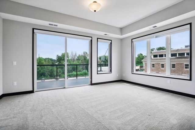 253 Lake Street E 307, Wayzata, MN 55391