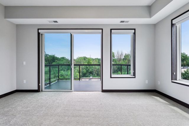 253 Lake Street E 307, Wayzata, MN 55391