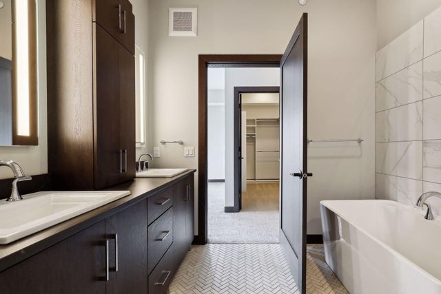 253 Lake Street E 307, Wayzata, MN 55391