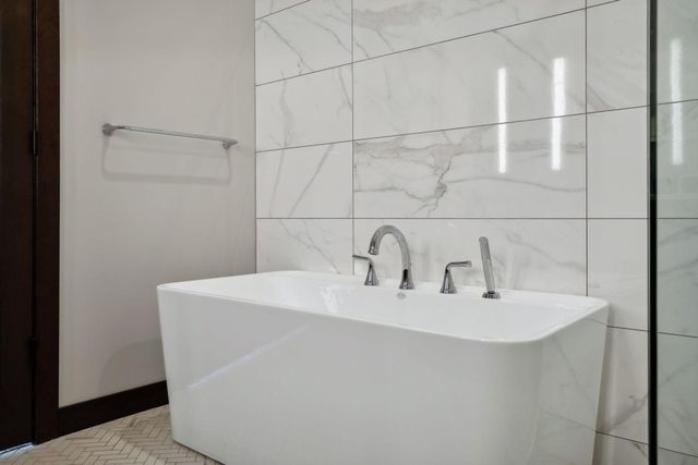 253 Lake Street E 307, Wayzata, MN 55391