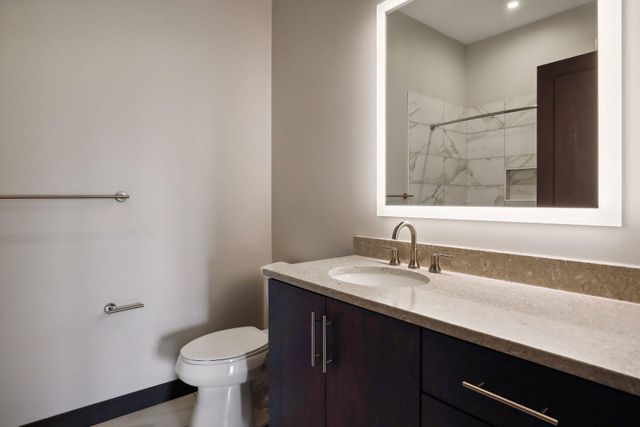 253 Lake Street E 307, Wayzata, MN 55391