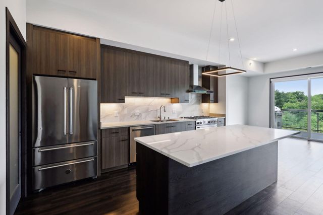 253 Lake Street E 307, Wayzata, MN 55391