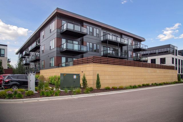 253 Lake Street E 307, Wayzata, MN 55391