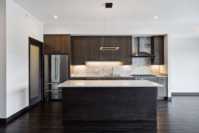 253 Lake Street E 307, Wayzata, MN 55391