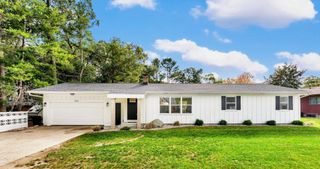 904 E Savidge Street, Spring Lake Vllg, MI 49456