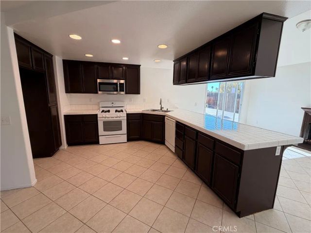 44523 Galicia, Hemet, CA 92544
