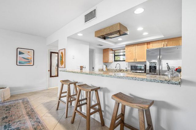 11863 Wimbledon Circle 413, Wellington, FL 33414