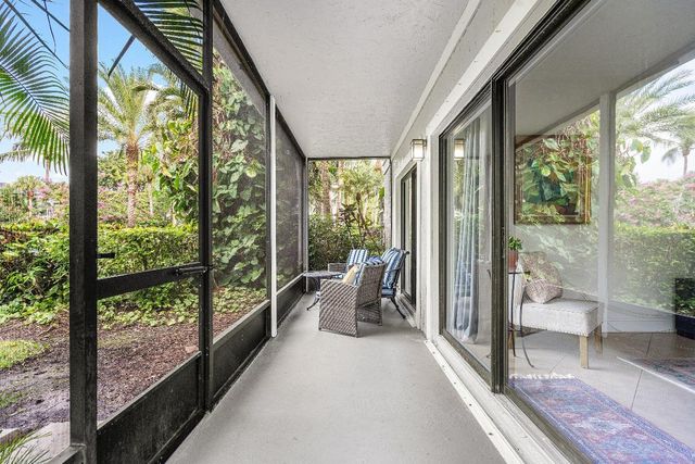 11863 Wimbledon Circle 413, Wellington, FL 33414