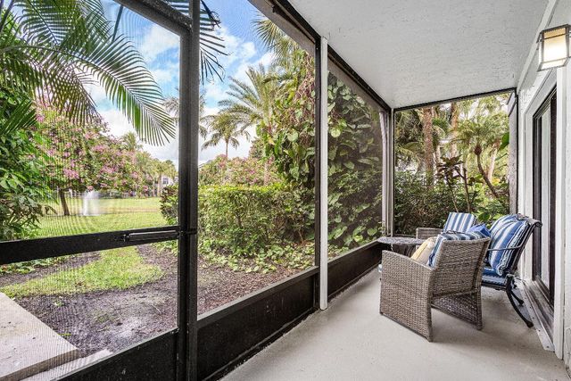 11863 Wimbledon Circle 413, Wellington, FL 33414