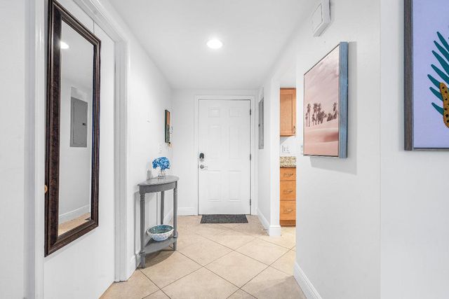 11863 Wimbledon Circle 413, Wellington, FL 33414