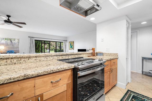 11863 Wimbledon Circle 413, Wellington, FL 33414