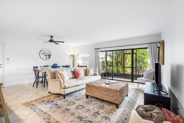 11863 Wimbledon Circle 413, Wellington, FL 33414