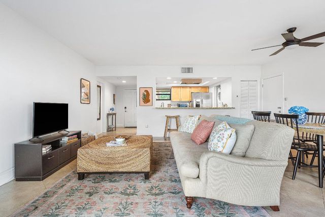 11863 Wimbledon Circle 413, Wellington, FL 33414