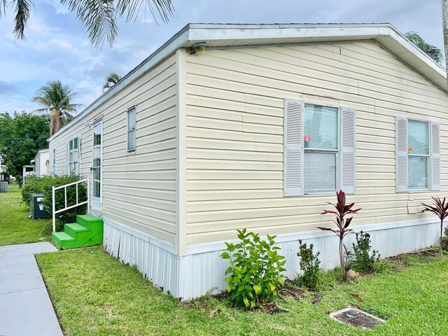 183 Plantation Boulevard, Lake Worth, FL 33467