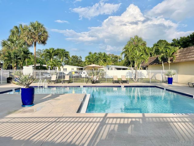 183 Plantation Boulevard, Lake Worth, FL 33467
