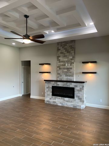 128 Woodbridge, La Vernia, TX 78121