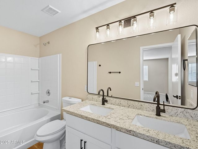 1751 E COWBOY COVE Trail, San Tan Valley, AZ 85143