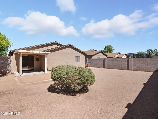 1751 E COWBOY COVE Trail, San Tan Valley, AZ 85143