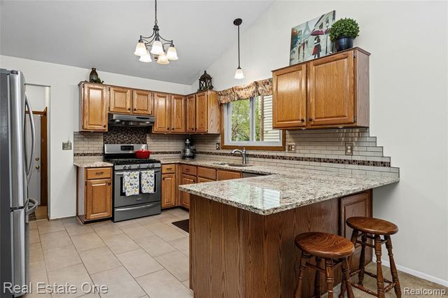 27586 David Givens Street, Warren, MI 48092