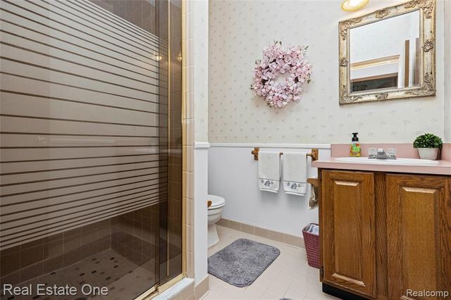 27586 David Givens Street, Warren, MI 48092