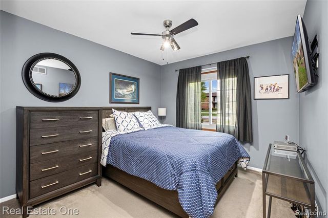 27586 David Givens Street, Warren, MI 48092