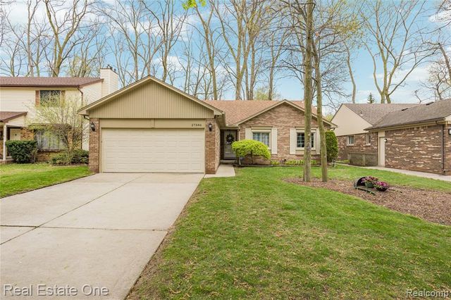 27586 David Givens Street, Warren, MI 48092