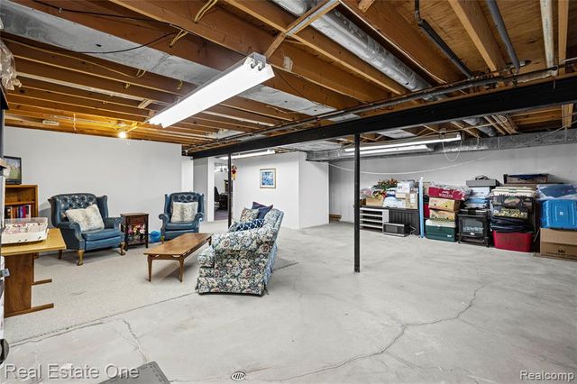 27586 David Givens Street, Warren, MI 48092