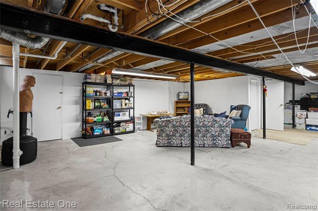 27586 David Givens Street, Warren, MI 48092