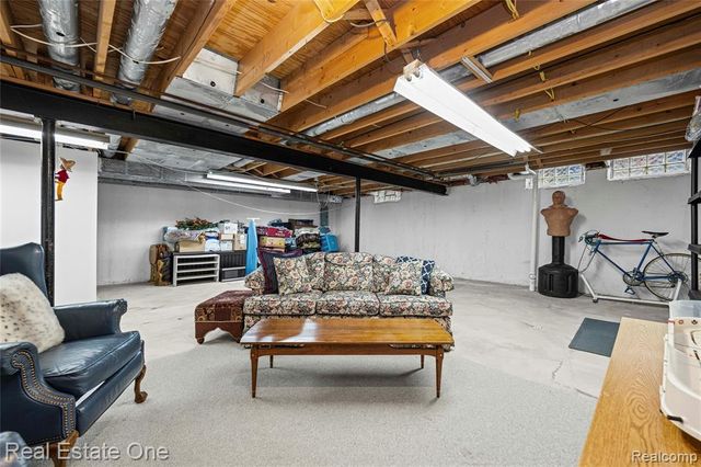 27586 David Givens Street, Warren, MI 48092