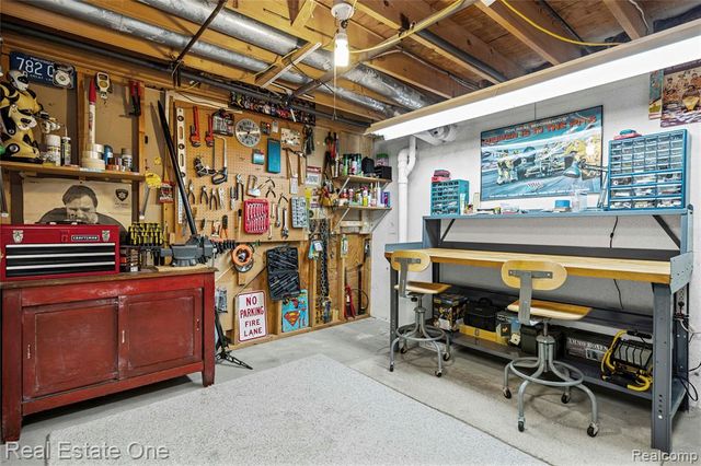 27586 David Givens Street, Warren, MI 48092