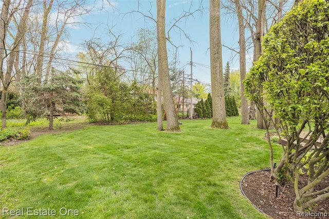 27586 David Givens Street, Warren, MI 48092