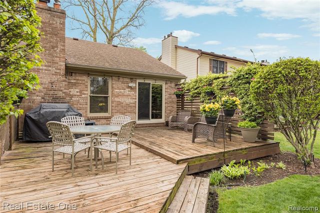 27586 David Givens Street, Warren, MI 48092