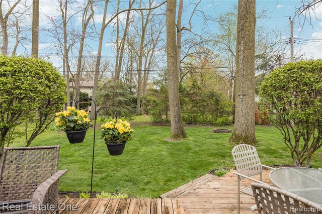 27586 David Givens Street, Warren, MI 48092