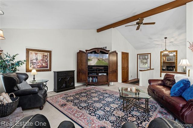 27586 David Givens Street, Warren, MI 48092